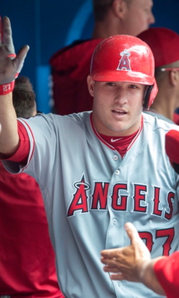 Angels score three runs in ninth inning, beat Jays 6-5 (Jul 29, 2017)